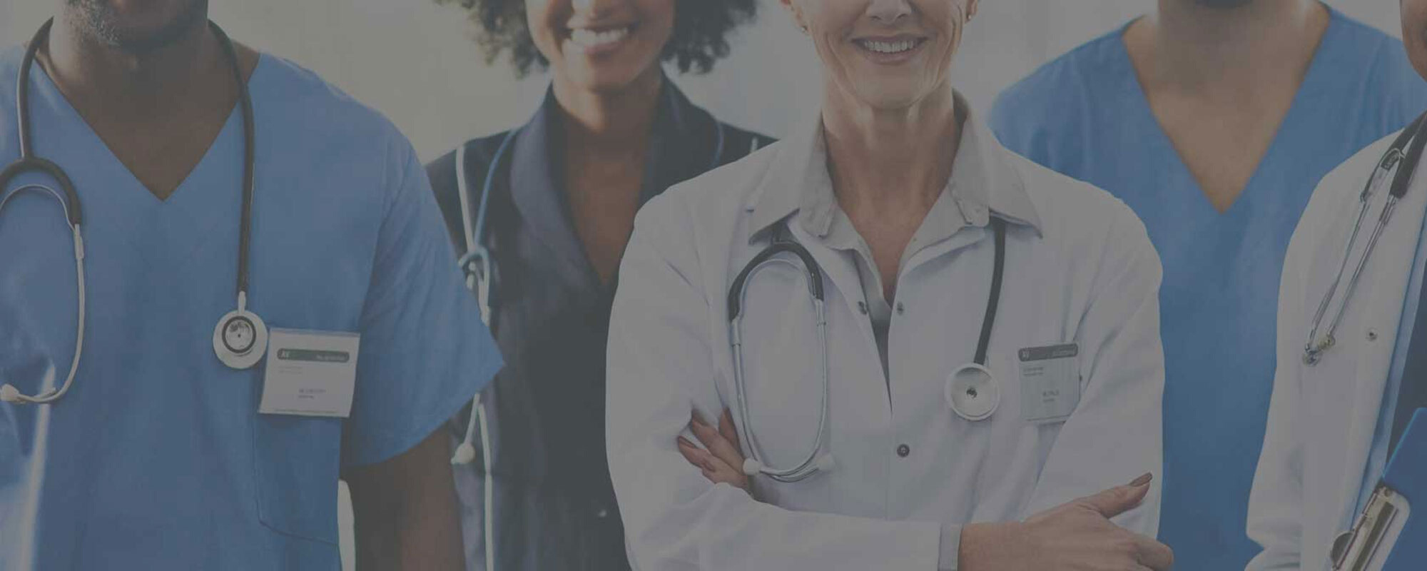 doctors and surgeons standing